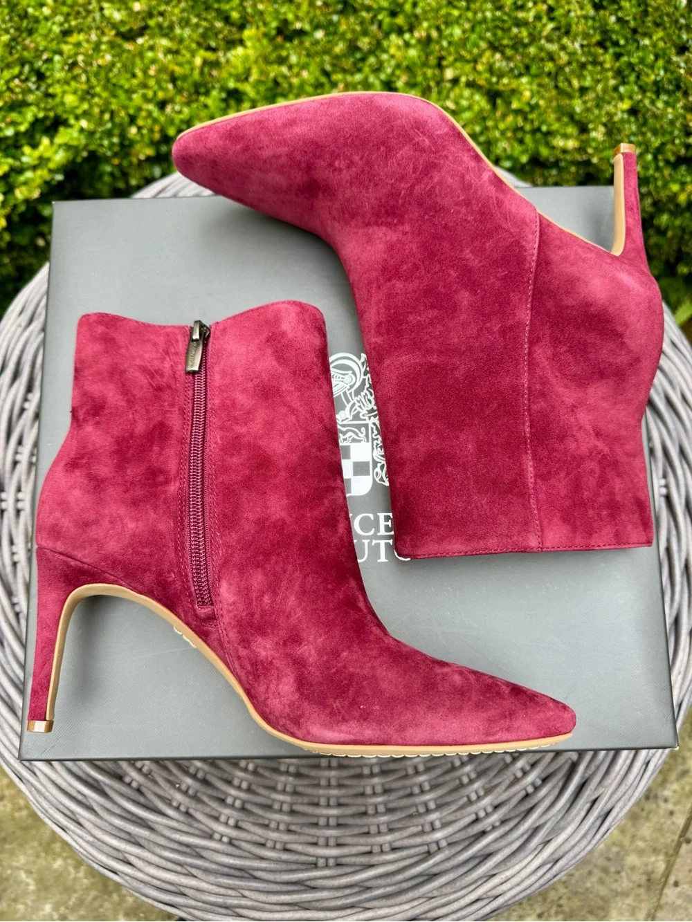 Vince Camuto Allost Suede Pointed-Toe Ankle Boots Red Brick Sz 7.5